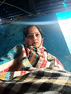 Snapshot of Jooli_xx chatting on December 14, 2025, 8:09 am Jooli xx online show from December 14, 2025, 8:09 am