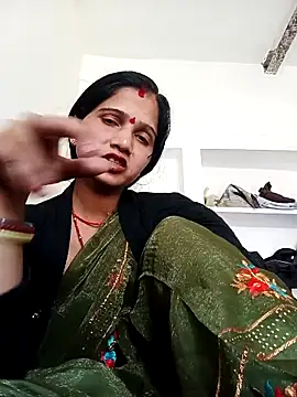 Jooli xx online show from February 22, 2026, 9:11 am