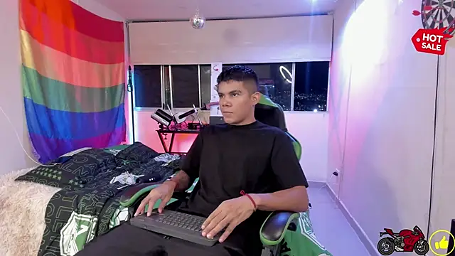 Snapshot of Jack_castell chatting on November 23, 2025, 11:37 pm Jack castell online show from November 23, 2025, 11:37 pm