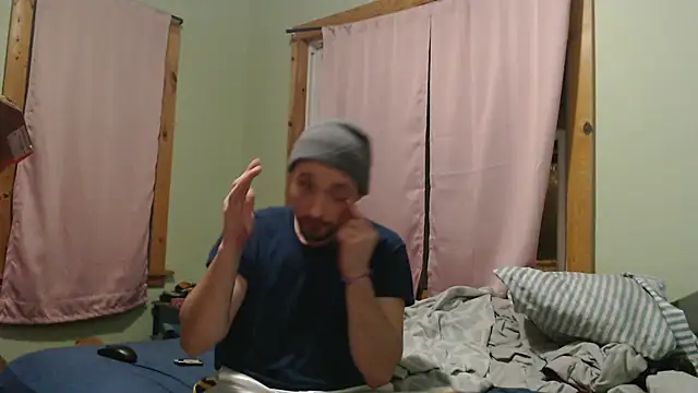 Snapshot of YoBlezz chatting on February 18, 2026, 4:32 am YoBlezz online show from February 18, 2026, 4:32 am