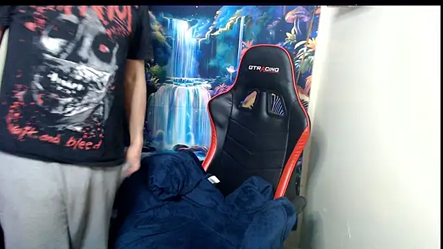 Snapshot of YoBlezz chatting on December 21, 2025, 6:37 am YoBlezz online show from December 21, 2025, 6:37 am