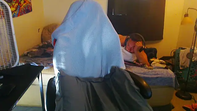 Snapshot of YoBlezz chatting on June 7, 2026, 7:41 pm YoBlezz online show from June 7, 2026, 7:41 pm