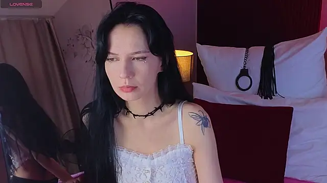 Snapshot of Alisssseee chatting on November 13, 2025, 9:35 am Alisssseee online show from November 13, 2025, 9:35 am