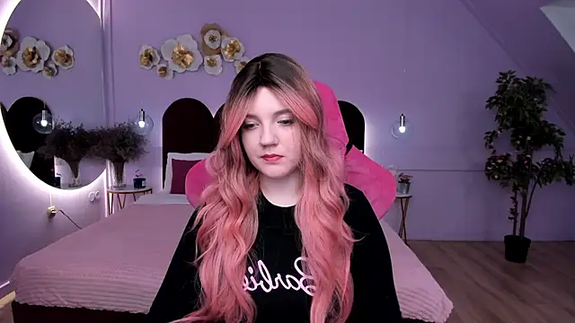 Snapshot of AlmaSound chatting on November 8, 2025, 5:22 am AlmaSound online show from November 8, 2025, 5:22 am