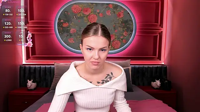 Snapshot of NaomiSol chatting on October 3, 2025, 7:37 pm NaomiSol online show from October 3, 2025, 7:37 pm