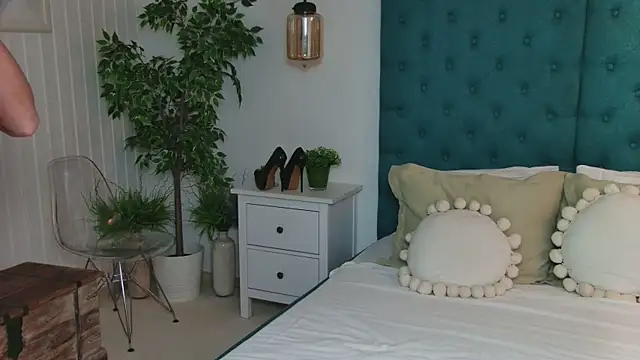 Snapshot of SandraSilver chatting on December 3, 2025, 7:02 pm SandraSilver online show from December 3, 2025, 7:02 pm