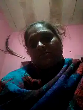 Snapshot of Ishwariya_Hatwal chatting on October 8, 2025, 7:47 pm Ishwariya Hatwal online show from October 8, 2025, 7:47 pm