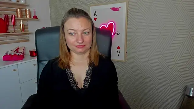 Snapshot of angelaSamt chatting on June 15, 2026, 5:51 am angelaSamt online show from June 15, 2026, 5:51 am
