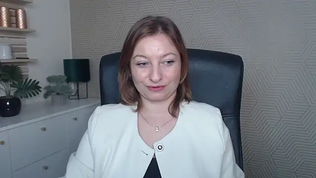 Snapshot of angelaSamt chatting on November 14, 2025, 6:39 am angelaSamt online show from November 14, 2025, 6:39 am