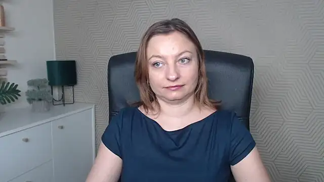 Snapshot of angelaSamt chatting on November 27, 2025, 6:47 am angelaSamt online show from November 27, 2025, 6:47 am