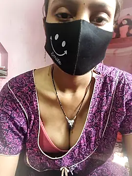 Snapshot of posewith chatting on February 22, 2026, 7:44 am posewith online show from February 22, 2026, 7:44 am