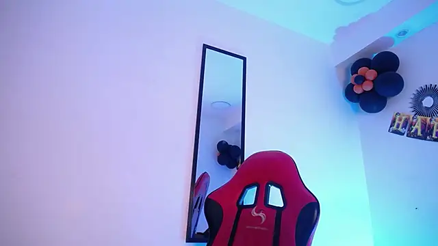 Snapshot of Anhonymus_ chatting on November 3, 2025, 3:56 am Anhonymus online show from November 3, 2025, 3:56 am