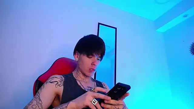 Snapshot of Anhonymus_ chatting on November 20, 2025, 3:40 am Anhonymus online show from November 20, 2025, 3:40 am