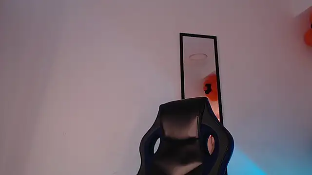 Snapshot of Anhonymus_ chatting on October 31, 2025, 8:16 pm Anhonymus online show from October 31, 2025, 8:16 pm