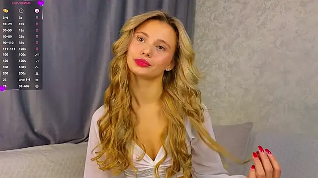 Snapshot of NaughtySeraphine chatting on November 17, 2025, 6:06 am NaughtySeraphine online show from November 17, 2025, 6:06 am