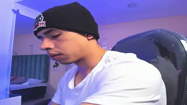 Snapshot of Muscle_Scott chatting on November 28, 2025, 12:38 pm Muscle Scott online show from November 28, 2025, 12:38 pm