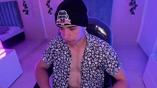 Snapshot of Muscle_Scott chatting on November 17, 2025, 12:31 pm Muscle Scott online show from November 17, 2025, 12:31 pm