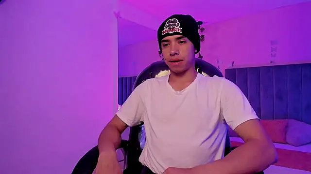 Snapshot of Muscle_Scott chatting on November 12, 2025, 12:42 pm Muscle Scott online show from November 12, 2025, 12:42 pm