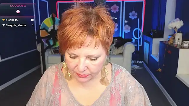 Kira Kenett online show from October 25, 2025, 4:51 pm