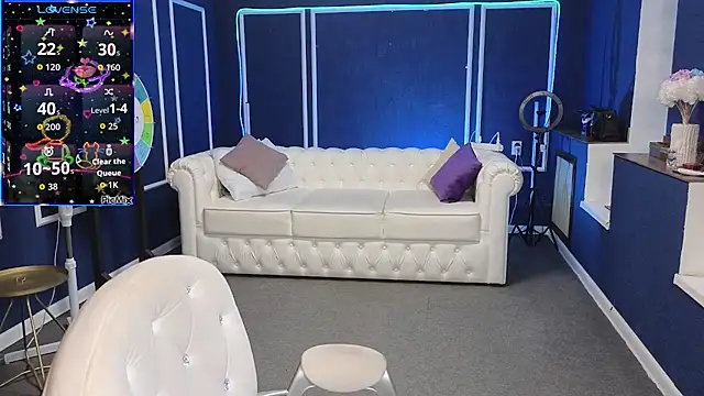 Kira Kenett online show from September 15, 2025, 7:20 am