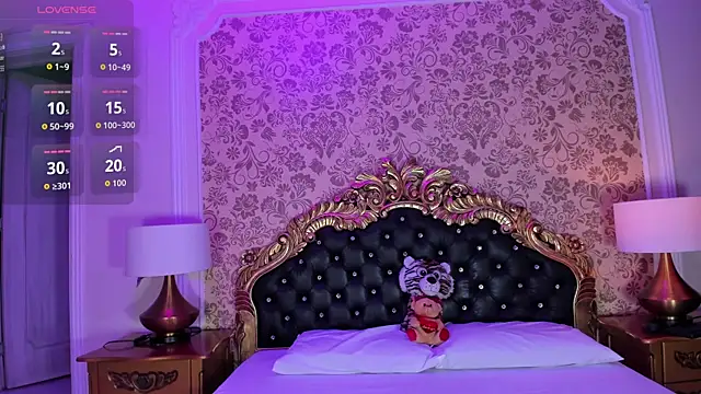 HatsaJones online show from October 22, 2025, 3:39 am