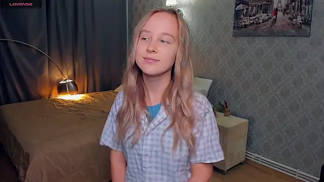 Snapshot of SoonMoor chatting on October 30, 2025, 8:06 pm SoonMoor online show from October 30, 2025, 8:06 pm