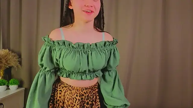 MargaretteRamp online show from November 26, 2025, 11:10 am