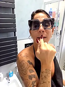 sexy7883 online show from December 16, 2025, 9:35 am