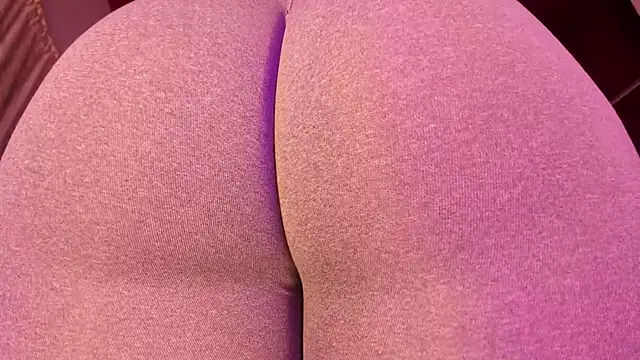 Snapshot of Gabby_Haze chatting on February 17, 2026, 12:41 am Gabby Haze online show from February 17, 2026, 12:41 am