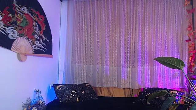 Ellyuwuw online show from April 10, 2026, 11:56 pm