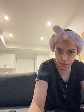 Snapshot of aurorasparkles chatting on November 14, 2025, 1:26 pm aurorasparkles online show from November 14, 2025, 1:26 pm