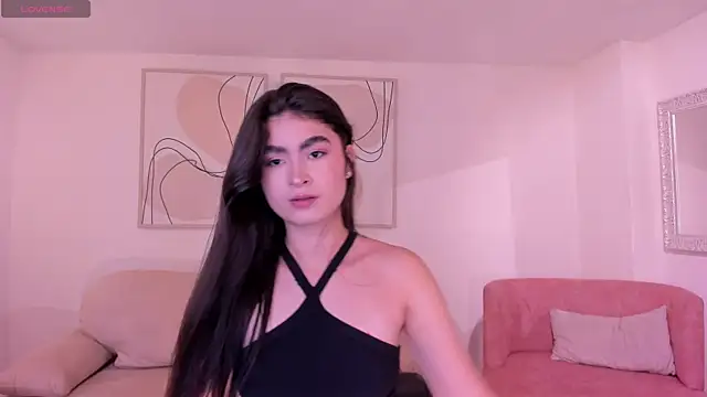 LucyWeiss  online show from November 18, 2025, 7:39 pm