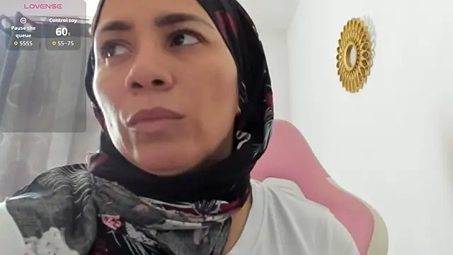 Snapshot of dalila_kemur chatting on December 4, 2025, 8:41 pm dalila kemur online show from December 4, 2025, 8:41 pm