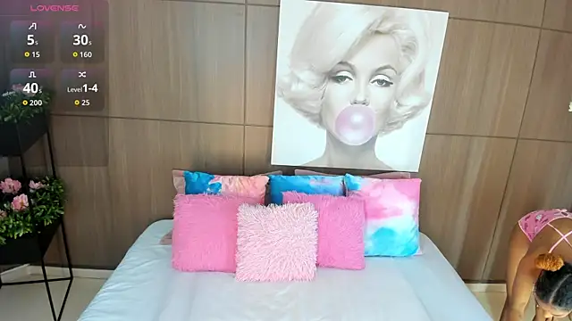 Snapshot of ImaniOkoye chatting on October 21, 2025, 10:03 am ImaniOkoye online show from October 21, 2025, 10:03 am