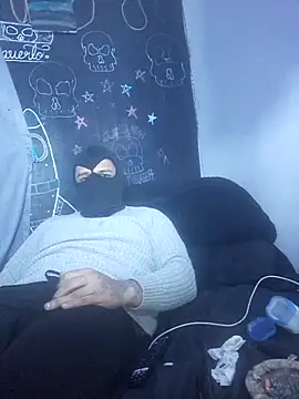 johnboones10 online show from December 17, 2025, 6:24 pm