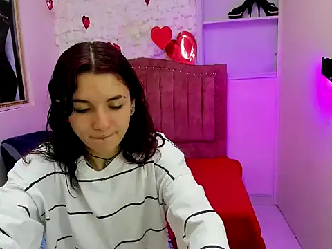 Snapshot of Britney_thx chatting on September 29, 2025, 6:24 pm Britney thx online show from September 29, 2025, 6:24 pm