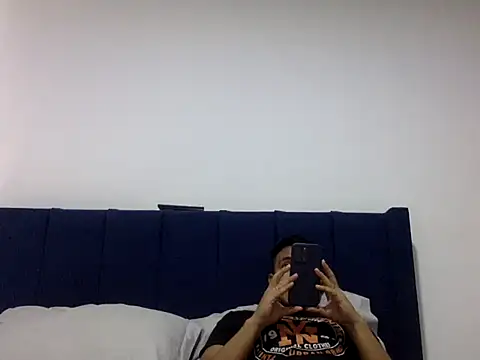 Snapshot of KianxxTeach chatting on November 6, 2025, 9:08 pm KianxxTeach online show from November 6, 2025, 9:08 pm