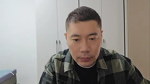 Snapshot of Buryerry-B chatting on October 2, 2025, 11:30 pm Buryerry-B online show from October 2, 2025, 11:30 pm