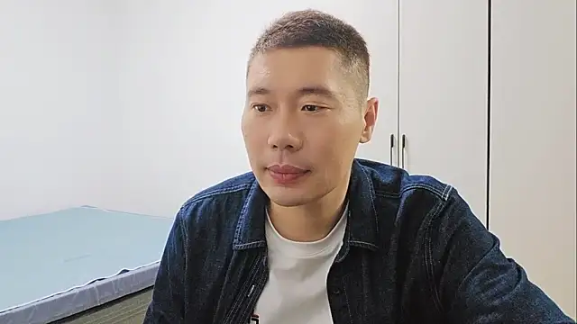 Snapshot of Buryerry-B chatting on October 1, 2025, 11:58 am Buryerry-B online show from October 1, 2025, 11:58 am