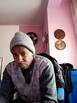 estrogeni online show from January 12, 2026, 10:22 am