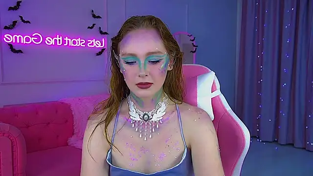 AgataFoxley online show from October 31, 2025, 6:15 pm