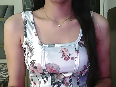 cute seemu online show from May 13, 2026, 3:02 am