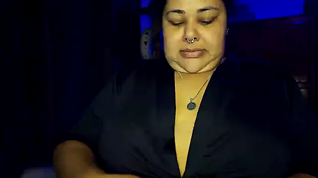 xlatinastar online show from May 25, 2026, 4:49 pm