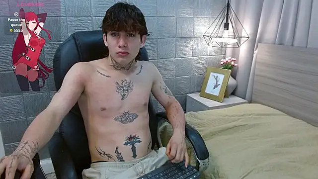 Iantwink18 online show from September 18, 2025, 5:32 am