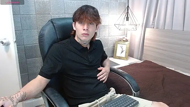 Iantwink18 online show from September 30, 2025, 3:07 pm