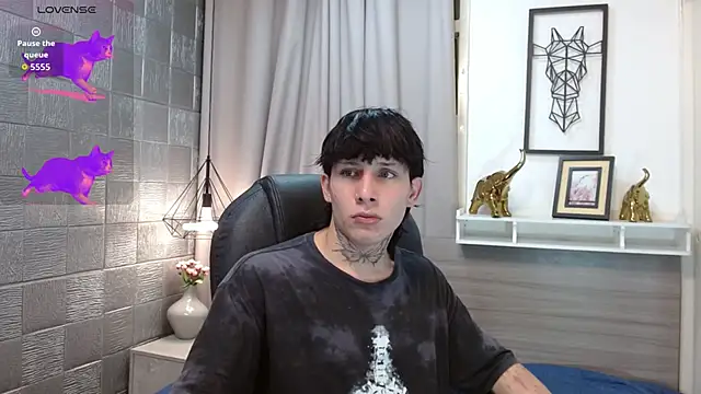 Iantwink18 online show from October 26, 2025, 3:34 pm