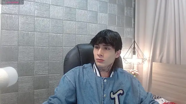 Iantwink18 online show from November 25, 2025, 9:59 pm