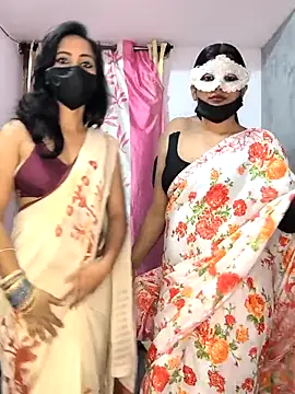 Family02 online show from February 13, 2026, 5:24 pm