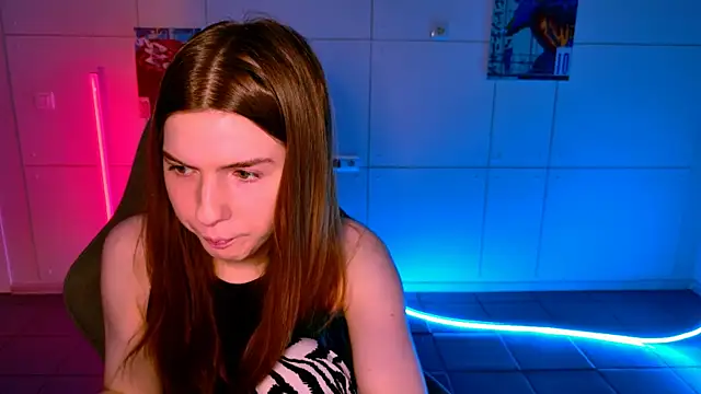 Snapshot of AliceCUNTach chatting on November 12, 2025, 5:11 am AliceCUNTach online show from November 12, 2025, 5:11 am