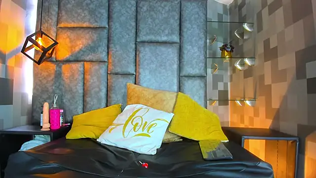 Snapshot of Emily_Mitchell chatting on November 22, 2025, 6:40 pm Emily Mitchell online show from November 22, 2025, 6:40 pm